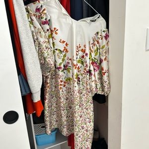 Women’s dress- never worn